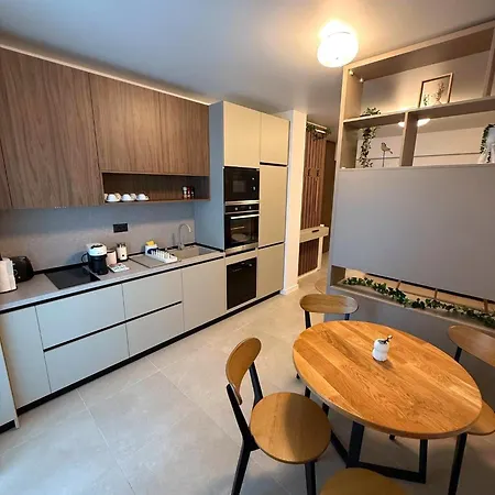 Apartment Zyra Blue Heart Pool &