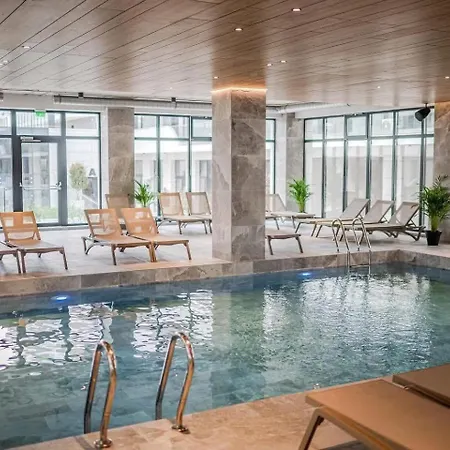 Zyra Blue Heart Pool & Apartment Navodari